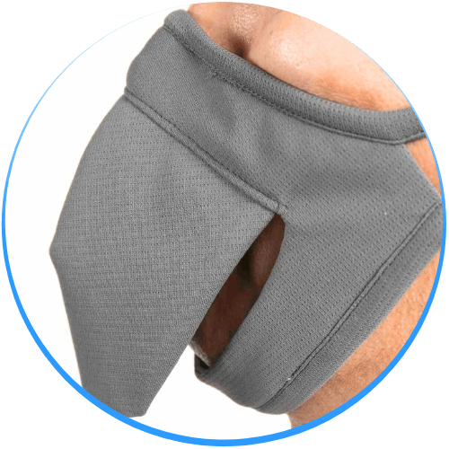 口元が開放的なマスクの写真